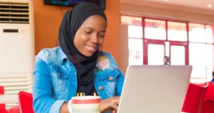 The role of women in the online  gig economy 